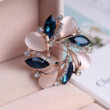 Elegant Brooch Sparkling Flower Design