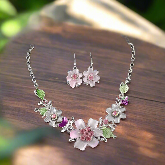 Fashion Flower Pendant Necklace Set,