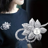 Pearl Flower Brooch Pin White