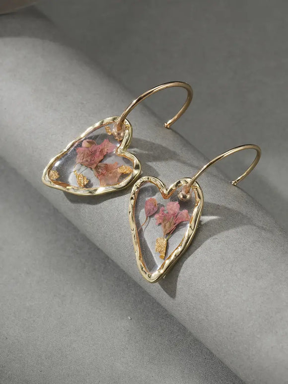 Sweet Love Heart Dried Flower Pendant Design Hoop Earrings