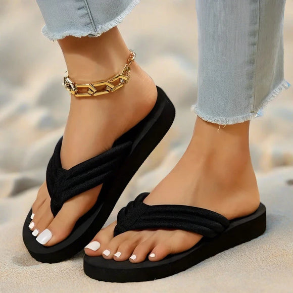 Chic Women's Beach Sandals - Lightweight & Comfy Flat Slides