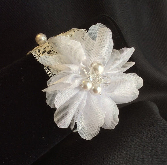 Lace flower bracelet with pearls and crystals