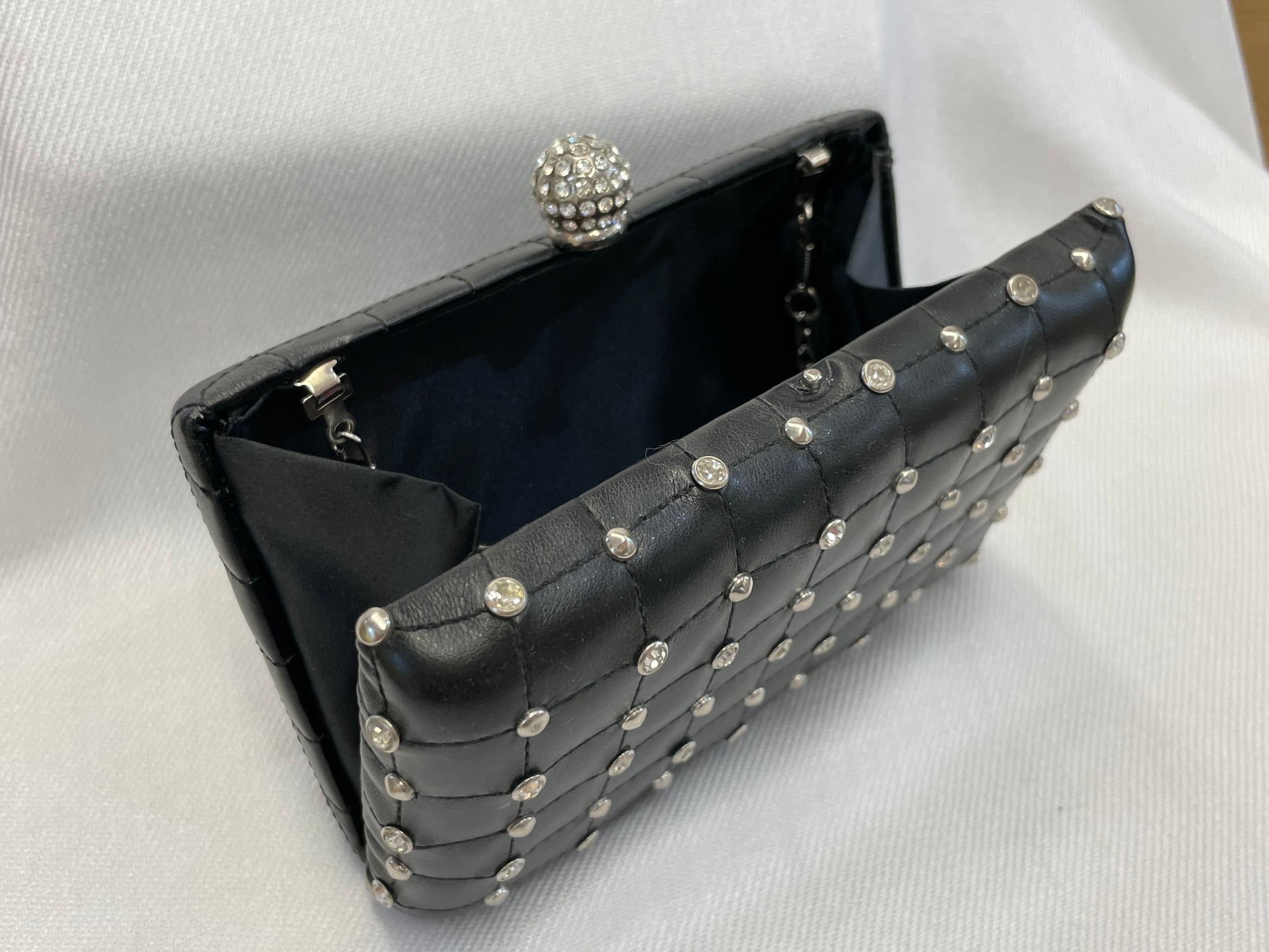 Asymmetric Butterfly Rhinestone Embellished Satin Clutch Bag - Black –  Luxedress