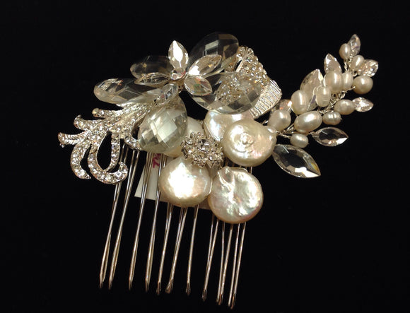 Pearl and crystal comb